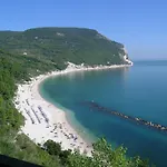 Conero 2* سيرولو
