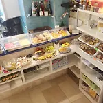 Conero فندق