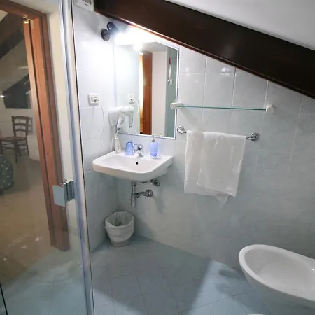 Hotell Conero 2*