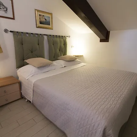 Conero Hotell 2*